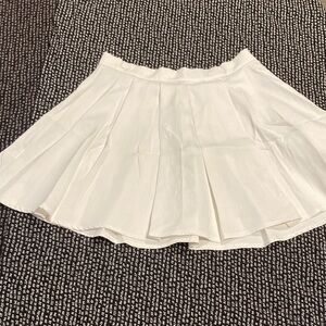 Elegant White Pleated Skirt